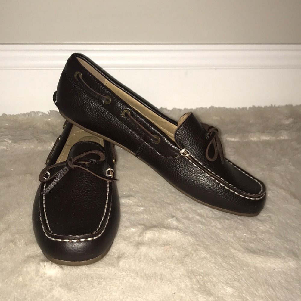Lands End women’s dark brown leather loafers